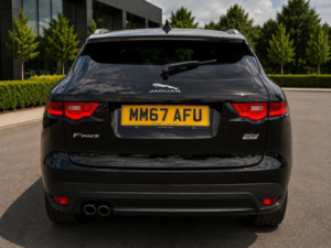 2017 Jaguar F-Pace 2.0 D180 R-Sport Auto AWD Euro 6 (s/s) 5dr in Black — image 5
