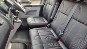 2014 Volkswagen Transporter 2.0 Tdi T32 Highline in Black — image 4
