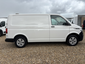 2022 Volkswagen Transporter 2.0 Tdi T28 Startline in White — image 2