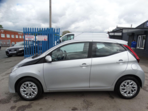 2022 Toyota Aygo 1.0 Vvt-I X-Play Euro 6 (s/s) 5dr in Silver — image 5