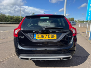 2017 Volvo V60 Cross Country 2.0 D4 Lux Nav Euro 6 (s/s) 5dr in Black — image 4