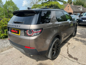 2017 Land Rover Discovery Sport 2.0 Td4 Hse Black in Beige — image 5
