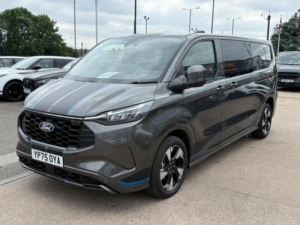 2025 Ford Transit Custom 2.5 320 Duratec 11.8kwh Sport Crew Van Auto Euro 6 5dr in Grey — image 5