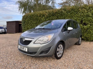 2011 Vauxhall Meriva 1.7 Cdti Exclusiv in Silver — image 4