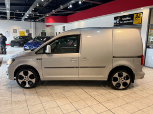 2018 Volkswagen Caddy 2.0 Tdi C20 Bluemotion Tech Highline in Silver — image 5