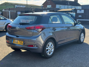 2016 Hyundai I20 1.2 Se Euro 6 5dr in Grey — image 2