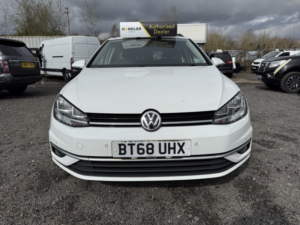 2018 Volkswagen Golf 1.6 Tdi Se in White — image 2