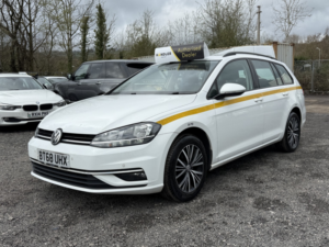 2018 Volkswagen Golf 1.6 Tdi Se in White — image 3