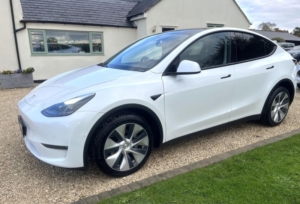 2022 Tesla Model Y (dual Motor) Long Range Auto 4wde 5dr in White — image 3