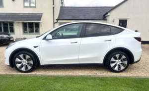 2022 Tesla Model Y (dual Motor) Long Range Auto 4wde 5dr in White — image 6