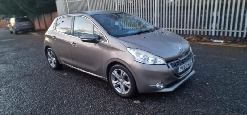 2013 Peugeot 208 1.2 in Grey — image 1