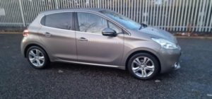 2013 Peugeot 208 1.2 in Grey — image 2