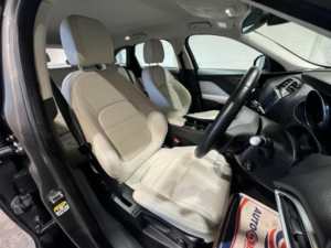 2016 Jaguar F-Pace 2.0 D180 Prestige Auto AWD Euro 6 (s/s) 5dr in Grey — image 3