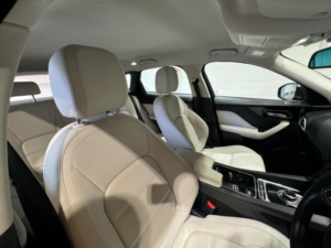 2016 Jaguar F-Pace 2.0 D180 Prestige Auto AWD Euro 6 (s/s) 5dr in Grey — image 4