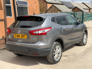 2015 Nissan Qashqai 1.5 Dci Acenta+ 2WD Euro 5 (s/s) 5dr in Grey — image 6