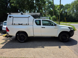 2019 Toyota Hilux 2.4 D-4d Active 4WD Euro 6 4dr (3.5t) in White — image 2
