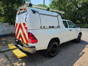 2019 Toyota Hilux 2.4 D-4d Active 4WD Euro 6 4dr (3.5t) in White — image 3