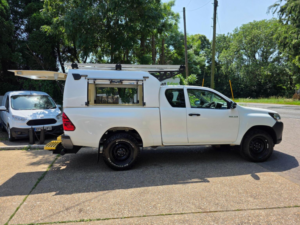 2019 Toyota Hilux 2.4 D-4d Active 4WD Euro 6 4dr (3.5t) in White — image 5