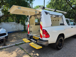 2019 Toyota Hilux 2.4 D-4d Active 4WD Euro 6 4dr (3.5t) in White — image 6