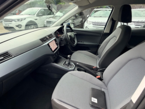 2019 SEAT Arona Tdi Se Technology in Blue — image 6