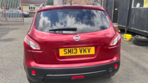 2013 Nissan Qashqai 1.5 Dci 360 2WD Euro 5 5dr in Red — image 3