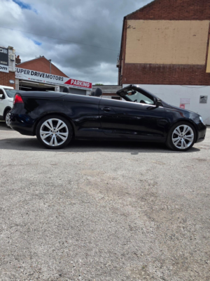 2010 Volkswagen Eos 2.0 Tdi Cr Individual Cabriolet DSG Euro 5 2dr in Black — image 5