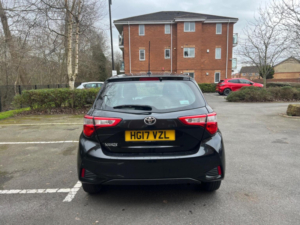 2017 Toyota Yaris 1.5 Vvt-I Icon Euro 6 5dr in Black — image 6