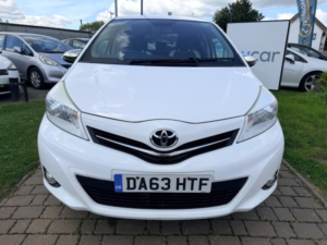 2013 Toyota Yaris 1.33 Dual Vvt-I Trend Euro 5 5dr in White — image 2