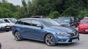 2017 Renault Megane 1.5 Signature Nav Dci 110 Auto in Blue — image 2