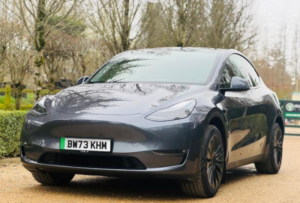 2024 Tesla Model Y (dual Motor) Long Range Auto 4wde 5dr in Grey — image 2