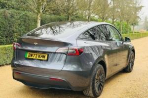 2024 Tesla Model Y (dual Motor) Long Range Auto 4wde 5dr in Grey — image 4
