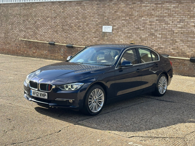 2012 BMW 3 Series 2.0 320d Luxury Saloon in Blue — image 1