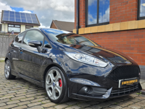 2014 Ford Fiesta 1.6 T Ecoboost St-2 in Black — image 4