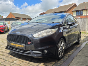 2014 Ford Fiesta 1.6 T Ecoboost St-2 in Black — image 5