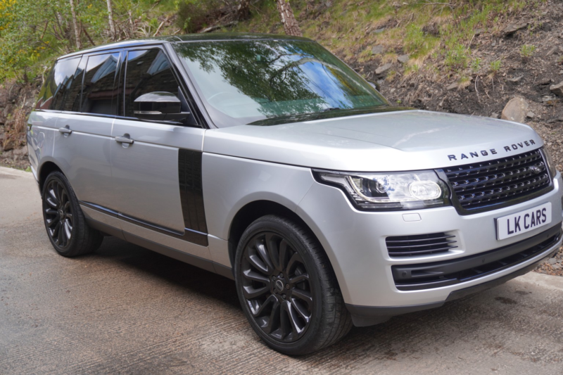 2017 Land Rover Range Rover 4.4 Sd V8 Vogue Se in Silver — image 1