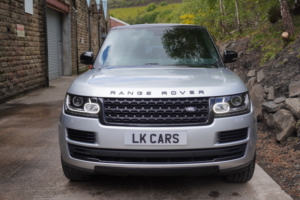 2017 Land Rover Range Rover 4.4 Sd V8 Vogue Se in Silver — image 2