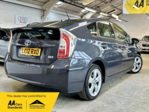 2012 Toyota Prius 1.8 Vvt-H T4 CVT Euro 5 (s/s) 5dr in Grey — image 4