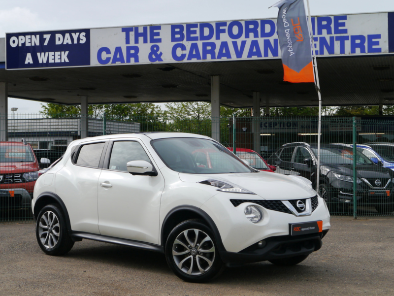 2015 Nissan Juke 1.6 Tekna SUV 5dr Petrol Xtron Euro 5 (117 Ps) in White — image 1