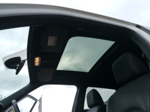 2015 Nissan Juke 1.6 Tekna SUV 5dr Petrol Xtron Euro 5 (117 Ps) in White — image 3