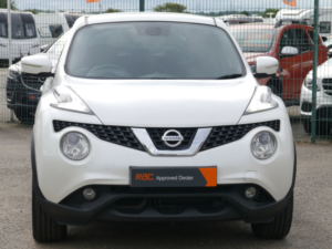 2015 Nissan Juke 1.6 Tekna SUV 5dr Petrol Xtron Euro 5 (117 Ps) in White — image 6