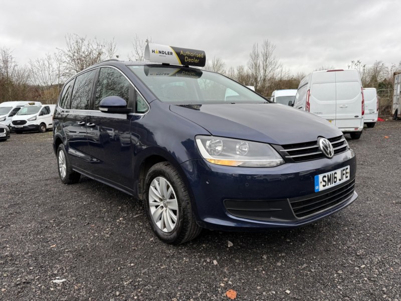 2016 Volkswagen Sharan 2.0 Tdi Bluemotion Tech Se Nav in Blue — image 1