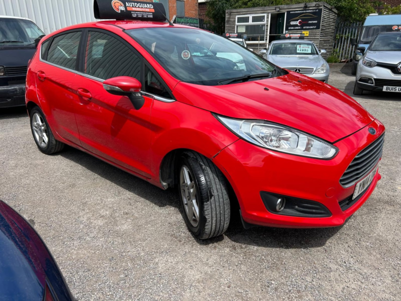 2014 Ford Fiesta 1.3 Zetec in Red — image 1
