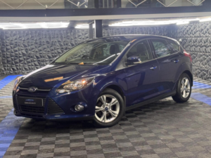 2013 Ford Focus 1.6 Zetec Powershift Euro 5 5dr in Blue — image 3