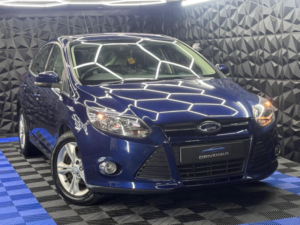 2013 Ford Focus 1.6 Zetec Powershift Euro 5 5dr in Blue — image 5