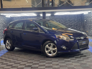 2013 Ford Focus 1.6 Zetec Powershift Euro 5 5dr in Blue — image 6