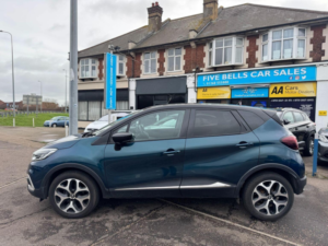 2017 Renault Captur 0.9 Tce Energy Signature X Nav Euro 6 (s/s) 5dr in Blue — image 2