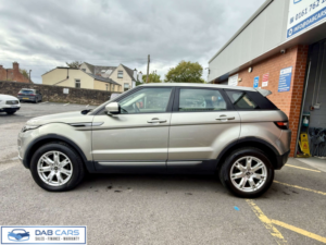 2013 Land Rover Range Rover Evoque 2.2 Range Rover Evoque Pure Tech Sd4 Auto 4WD 5dr in Gold — image 5