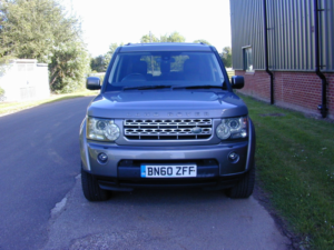 2010 Land Rover Discovery 4 Ref 8809 - Land Rover Discovery 4 3. 0 Tdv6 Hse - Best Value (rhd - Uk Car) in Grey — image 3