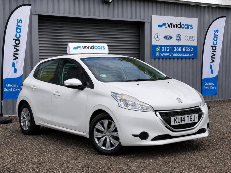 2014 Peugeot 208 1.2 Vti Access+ Euro 5 5dr in White — image 1