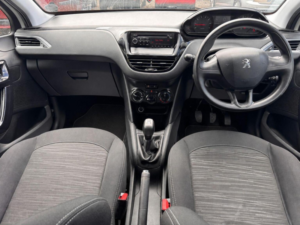 2014 Peugeot 208 1.2 Vti Access+ Euro 5 5dr in White — image 3